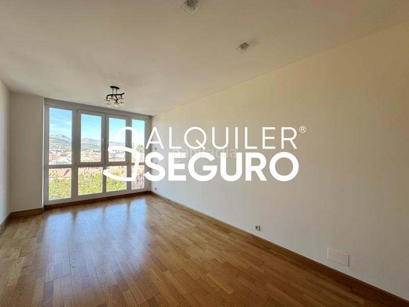 Foto 2bd5f26e-9dab-4296-a3ea-91d2438ba4a9. Miete etagenwohnung mit heizung parking in Villalba Estación Collado Villalba