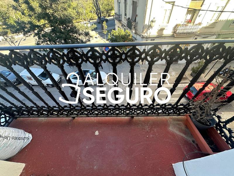 Foto 79a34c7a-341c-4b45-ad79-1499c95ef5b8. Alquiler piso  c dr sanchis bergón en El Botànic Valencia