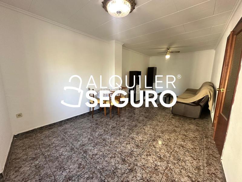 Foto 309689f2-cf0e-4c76-a2c6-f0bb354ee285. Rent flat with heating in El Botànic Valencia