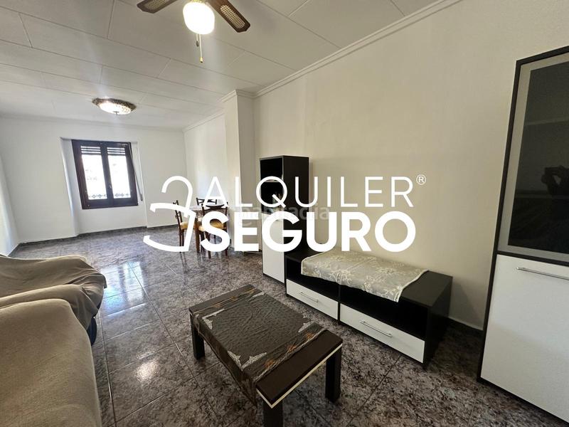 Foto f8d9ae50-37e6-43b4-b7d4-ac53dc91cd03. Rent flat with heating in El Botànic Valencia