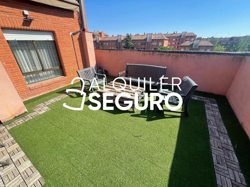 Foto 07ebf7e0-af06-430c-995e-414b0f7cdb19. Location attique avec chauffage parking dans primera fase-nuevo Tres Cantos Tres Cantos