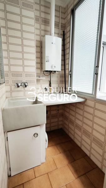 Foto 165b85db-a691-4e65-8b1e-f307412dc253. Alquiler piso  av. oest en El Pilar Valencia