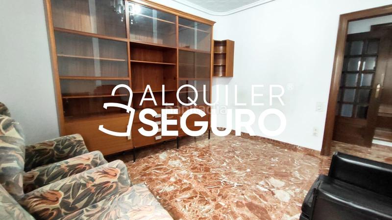 Foto 4a567bc8-63ae-4ee7-9fa1-0c0262d09438. Alquiler piso  av. oest en El Pilar Valencia