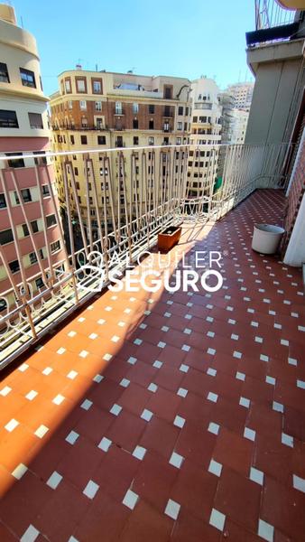 Foto ce4d427f-d947-42bb-819d-48c41058bfd9. Alquiler piso  av. oest en El Pilar Valencia