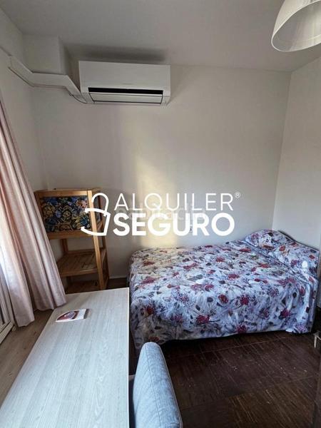 Foto 3f34a91c-bb7d-4552-b470-8d3c97cb3a89. Location appartement avec parking dans Joaquina Eguaras Granada