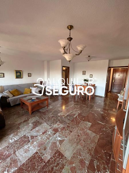 Foto 90d8b5eb-d7aa-465b-85be-f04784231d7e. Location appartement avec parking dans Joaquina Eguaras Granada