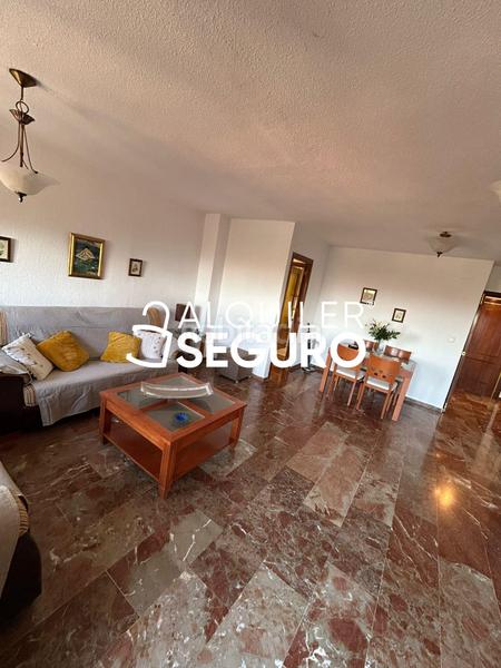 Foto b79bf60c-7723-459d-8423-83a3f0191e0a. Location appartement avec parking dans Joaquina Eguaras Granada