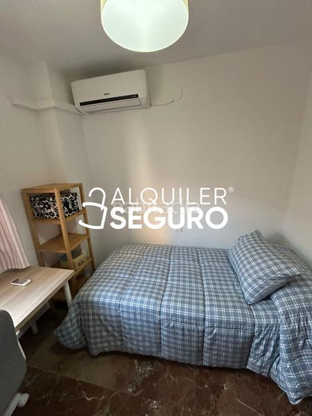 Foto ced3caed-fa3d-4d28-97df-a6d174f4f939. Location appartement avec parking dans Joaquina Eguaras Granada