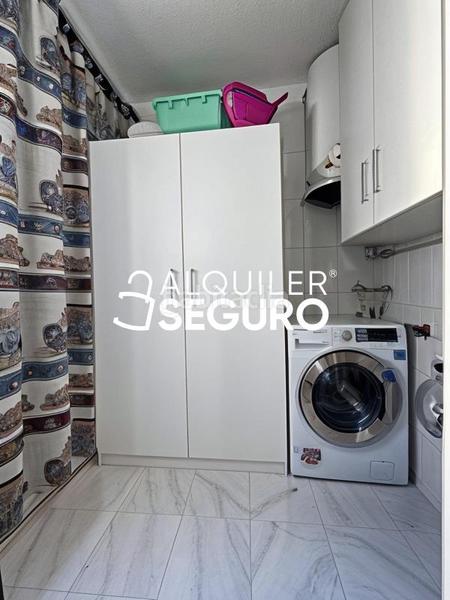 Foto d608f243-729d-4969-96ad-4cddba7d7a81. Location appartement avec parking dans Joaquina Eguaras Granada