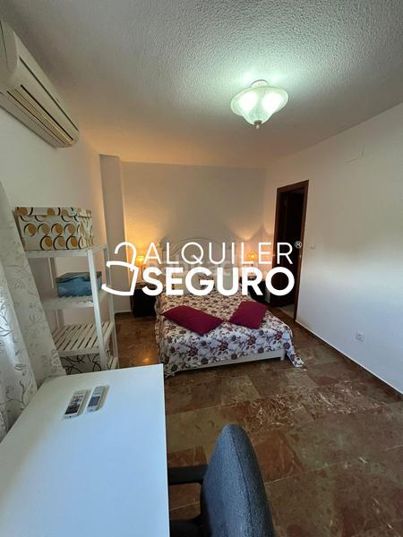 Foto 48e61dce-e3b1-4058-94e8-a3407356bdba. Miete etagenwohnung mit parking in Joaquina Eguaras Granada