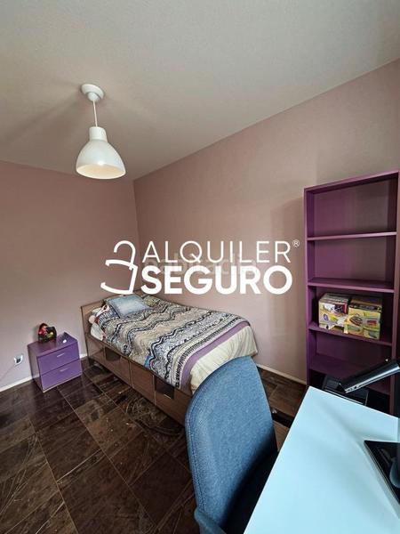 Foto 911ea4b6-2cfd-4c1e-ba7f-d438a77418d9. Miete etagenwohnung mit parking in Joaquina Eguaras Granada