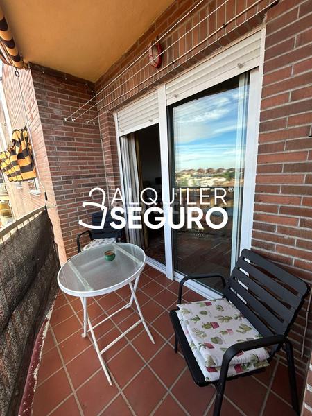 Foto ad6890a8-a529-4429-9fbf-06da91802eb0. Miete etagenwohnung mit parking in Joaquina Eguaras Granada