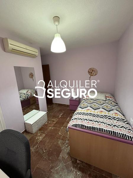 Foto d6c66683-e594-48ed-aad9-97727bf5e82a. Miete etagenwohnung mit parking in Joaquina Eguaras Granada