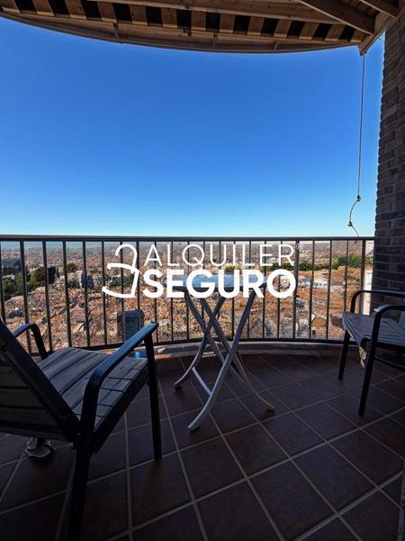 Foto 47bf9737-2219-4887-ab30-a354b0bbcab1. Rent flat with parking in Joaquina Eguaras Granada