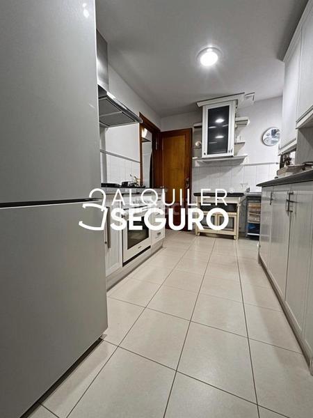 Foto 5d364fe2-f23a-4a34-b68a-0c9f8c110b57. Rent flat with parking in Joaquina Eguaras Granada