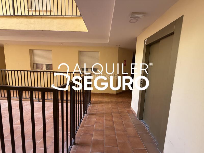 Foto d42ad1f6-4716-4cdc-b8d1-8a6a4e804dde. Alquiler piso  c barrio de la estacion en Yeles