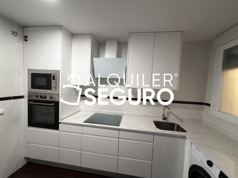 Foto 684a1aba-a865-49c2-96ae-da7201ee4f0f. Location appartement avec parking dans Yeles