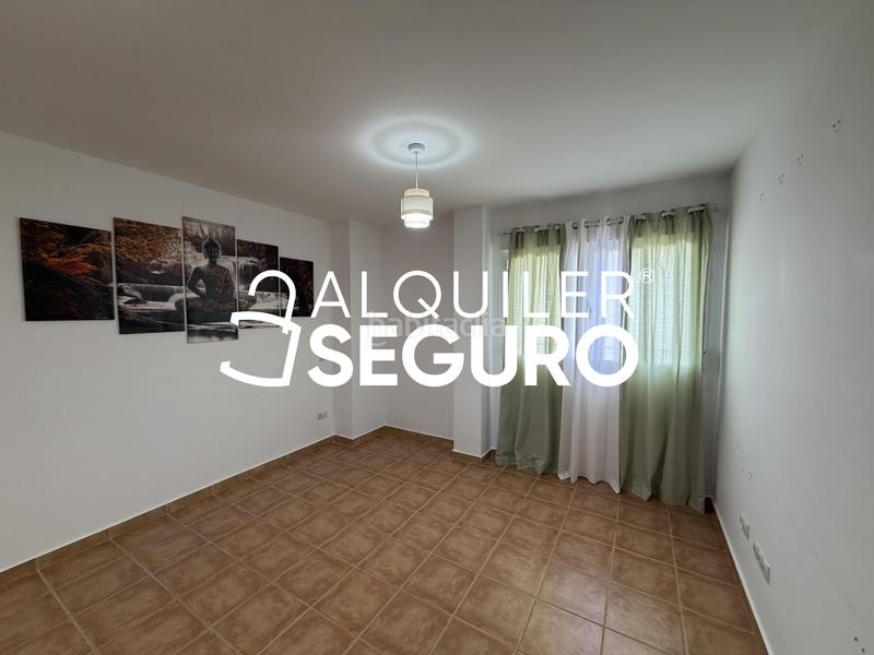 Foto 98a2f2af-5aee-46fa-871e-a2fe0e6b4313. Location appartement avec parking dans Yeles