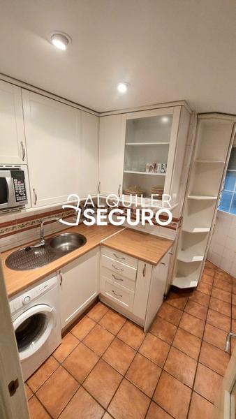 Foto 368cfead-9940-45b2-8c5d-cf20a04f8021. Alquiler piso  av. del doctor federico rubio y galí en Madrid