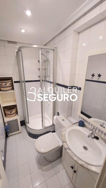 Foto 6d66eb10-cf10-409d-976b-0b13f2845b2e. Alquiler piso  av. del doctor federico rubio y galí en Madrid