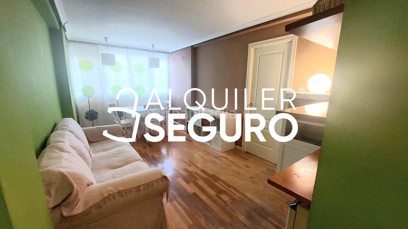 Foto 7604ff3c-f2d2-40b8-8939-d96eb5b2077e. Alquiler piso  av. del doctor federico rubio y galí en Madrid