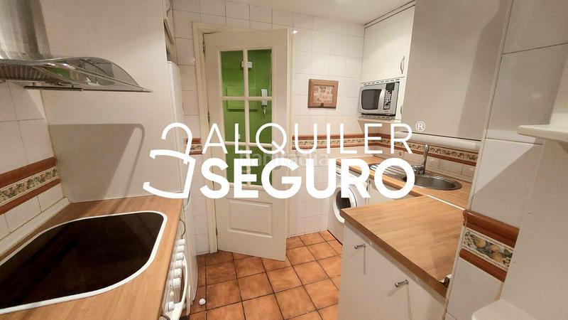Foto 8c6376e6-b7cb-4c64-8bab-851b739c3ad2. Alquiler piso  av. del doctor federico rubio y galí en Madrid
