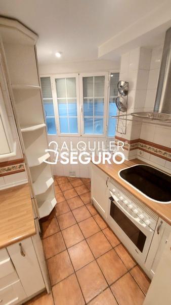 Foto bd823275-de58-47ee-bc51-a18e3bbf5de9. Alquiler piso  av. del doctor federico rubio y galí en Madrid