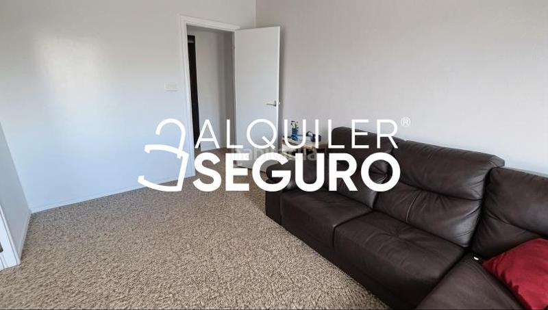 Foto 0e02bf2f-6f73-4cd0-a88e-2656ecf17ad4. Alquiler piso  c salesiano agustin pacho en Centro Alcalá de Guadaira