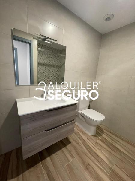 Foto f4c50f9e-1bca-488b-99c2-07a3e31205e5. Alquiler piso  c de la harina en Centro Fuenlabrada