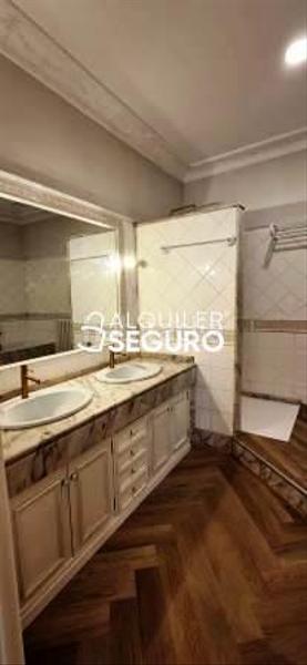 Foto 0bb41f24-3e11-482c-ab50-69f7eb9b4a95. Alquiler piso  c san bernardo en Centro Gijón