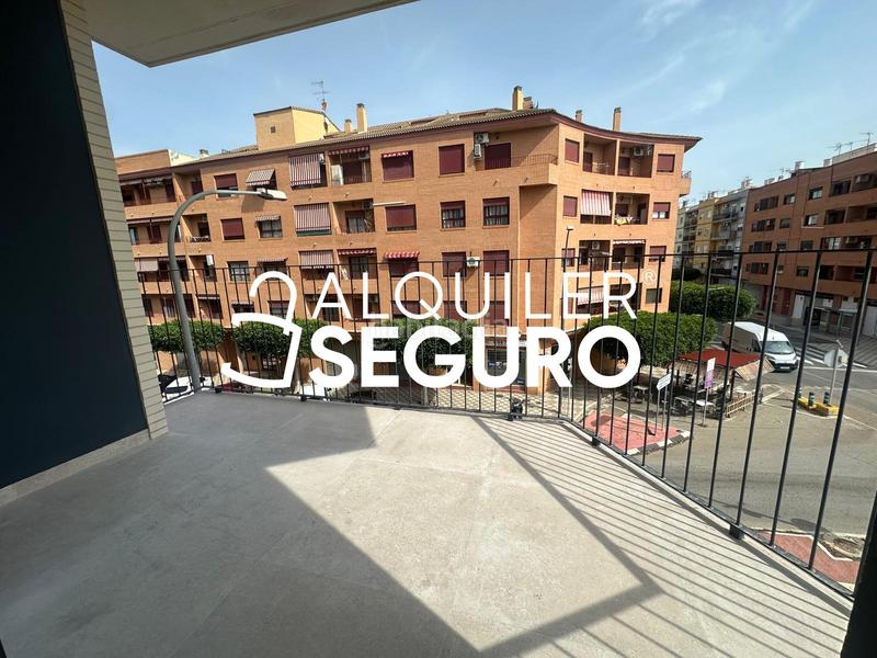 Foto f1f6d4d4-09cf-4787-b49d-39bd3d4fb8fc. Lloguer pis amb aparcament a Alcácer