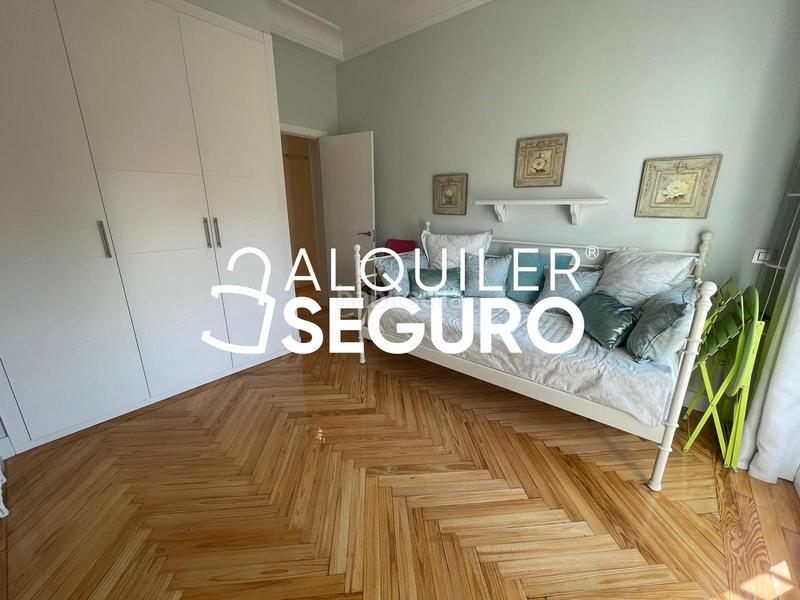 Foto 64d95b20-7f10-4630-a5b1-0ae2d4bb2d2c. Location appartement avec chauffage parking dans Fuente del Berro Madrid