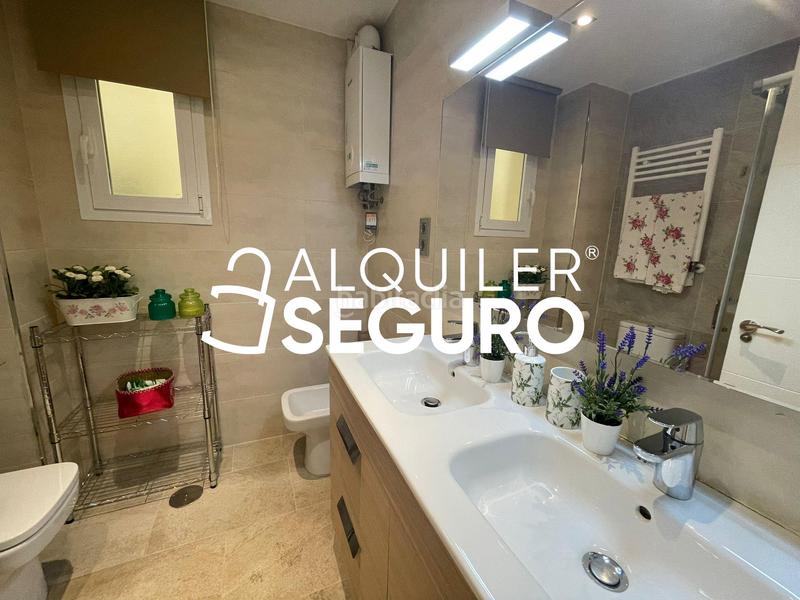 Foto 510b9dbd-3557-493c-a106-cd52d2ebb063. Rent flat with heating parking in Fuente del Berro Madrid