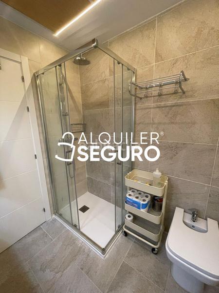 Foto 7ac131f1-8bea-4c9a-8b20-ead4df56b76a. Rent flat with heating parking in Fuente del Berro Madrid