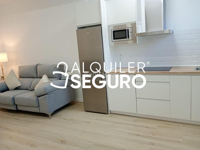 Foto 31d82156-6471-45d3-95d5-eda7acba757f. Alquiler estudio  av. blas de lezo en Parque Victoria Eugenia Málaga