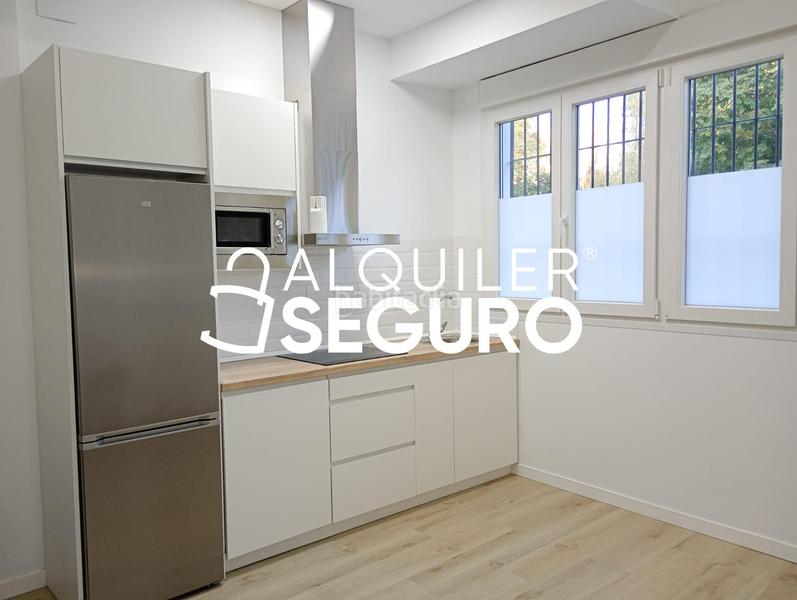 Foto e7a76afa-42b0-453a-9ca2-bc0fff7dc2bc. Alquiler estudio  av. blas de lezo en Parque Victoria Eugenia Málaga