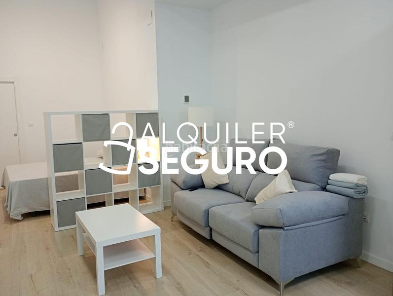 Foto b53dcb50-0d69-4b1d-8ffb-a708ee96be01. Location studio dans Parque Victoria Eugenia Málaga