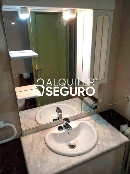 Foto 0f5005c3-fb49-4afa-91df-a4cf97f01b27. Rent flat with heating parking in Parquesol Valladolid