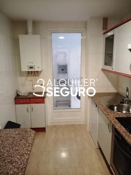 Foto 664c269b-89cd-4187-961a-486f91131dba. Rent flat with heating parking in Parquesol Valladolid