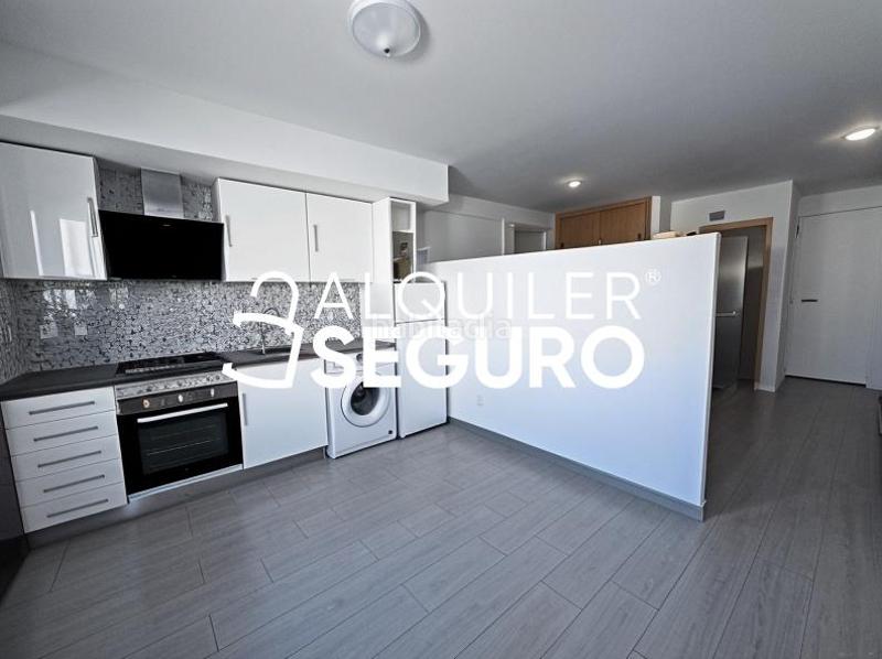 Foto 1b22cc69-f1c1-4313-b498-e574d0d56f32. Alquiler estudio  c del divino redentor en Madrid