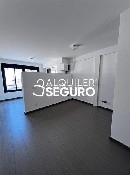 Foto 780e8ff1-524e-4e72-8df5-48e0dba60bb4. Alquiler estudio  c del divino redentor en Madrid