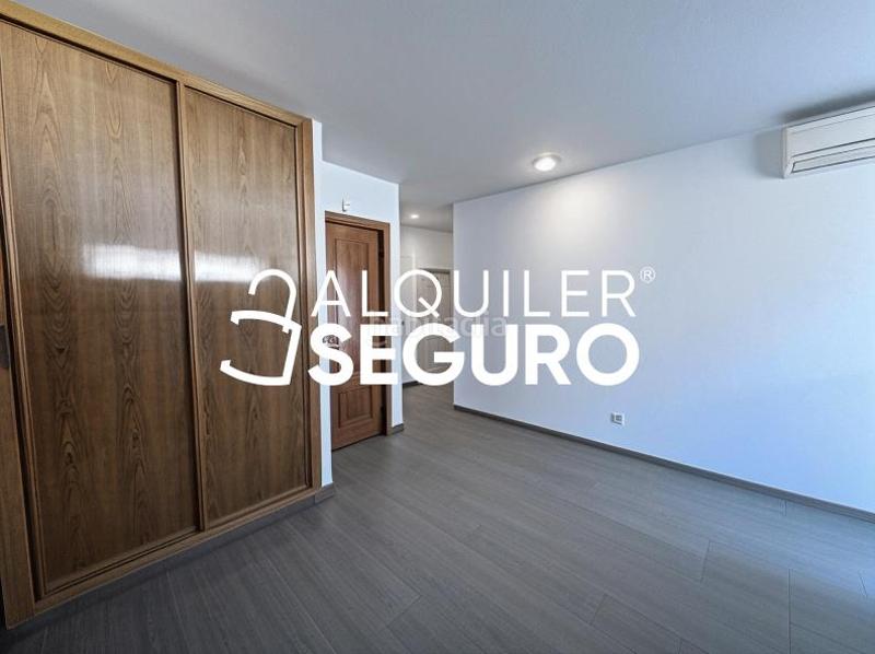 Foto ef8362a5-ad77-4f17-a7ec-2d4c892be904. Alquiler estudio  c del divino redentor en Madrid