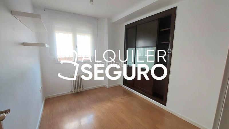 Foto 256382db-7851-4379-b19d-8c93dc850d15. Lloguer pis amb calefacció piscina a Nueva España Madrid