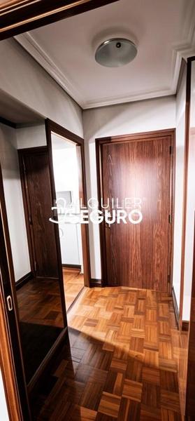 Foto e821e556-d36f-4474-91d2-f09d10d5b59a. Alquiler piso  c rafael maría de labra en Fozaneldi - Tenderina Oviedo