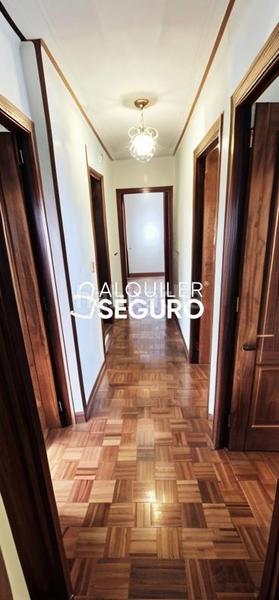 Foto b365343e-bd6e-4f44-b229-3f5f61c75915. Rent flat with heating in Fozaneldi - Tenderina Oviedo