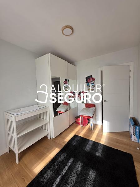 Foto 66eb4933-1047-475a-b5a1-7293df0f4ef6. Rent flat with heating in Lasesarre Barakaldo