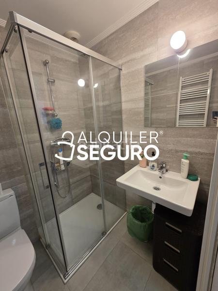 Foto b06476f7-2205-407d-8fbc-a2d410de1618. Rent flat with heating in Lasesarre Barakaldo