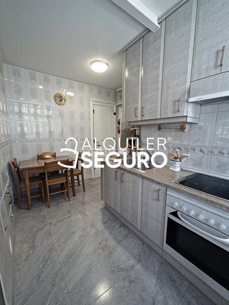 Foto 0449109a-175a-430b-8e2e-f449de88ea2c. Rent flat with heating in Reyes Católicos Alcalá de Henares