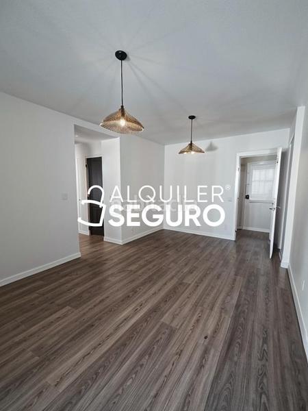 Foto 5bc74dbc-89bd-4443-9c7c-30a72e638774. Rent flat with heating in Reyes Católicos Alcalá de Henares