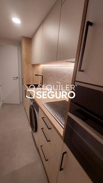 Foto ccc35ea4-6b1f-43ae-a93c-b293f7af88c5. Alquiler piso  c de la encomienda en Embajadores-Lavapiés Madrid